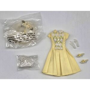 Tonner 10" Toy Shoppe-Summer Outfit (As shown)